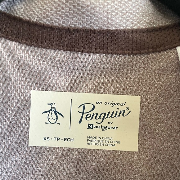 PENGUIN- PERFORMANCE VERONICA
SLEEVELESS - Picture 5 of 5